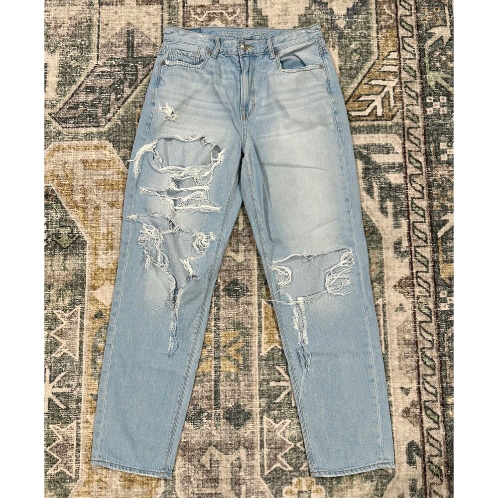 American Eagle Mom Straight Ripped Jean
